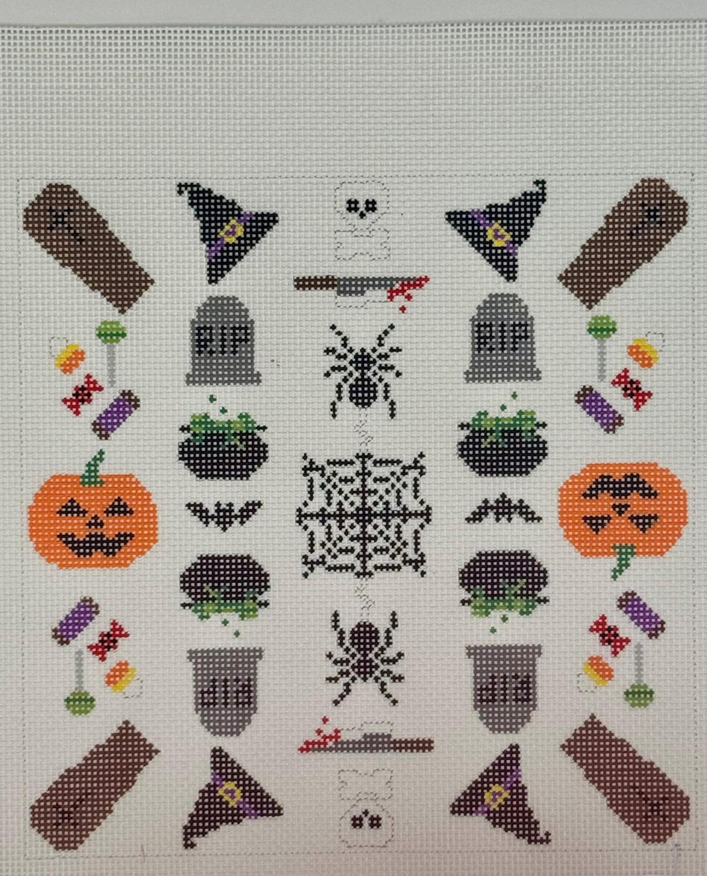 Halloween Mandala (by Atlantic Blue Canvas) ABC-BUG106