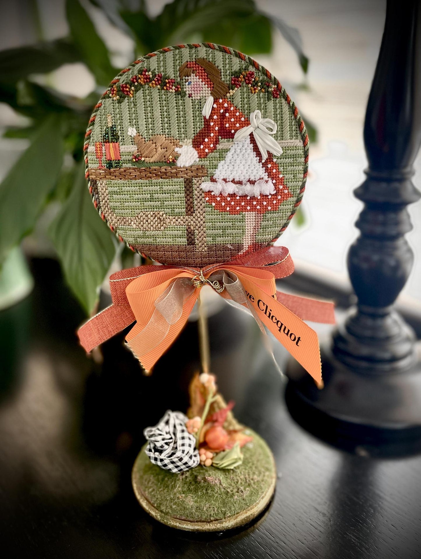 Betty Loves Thanksgiving (by The Gingham Stitchery) KDS-62