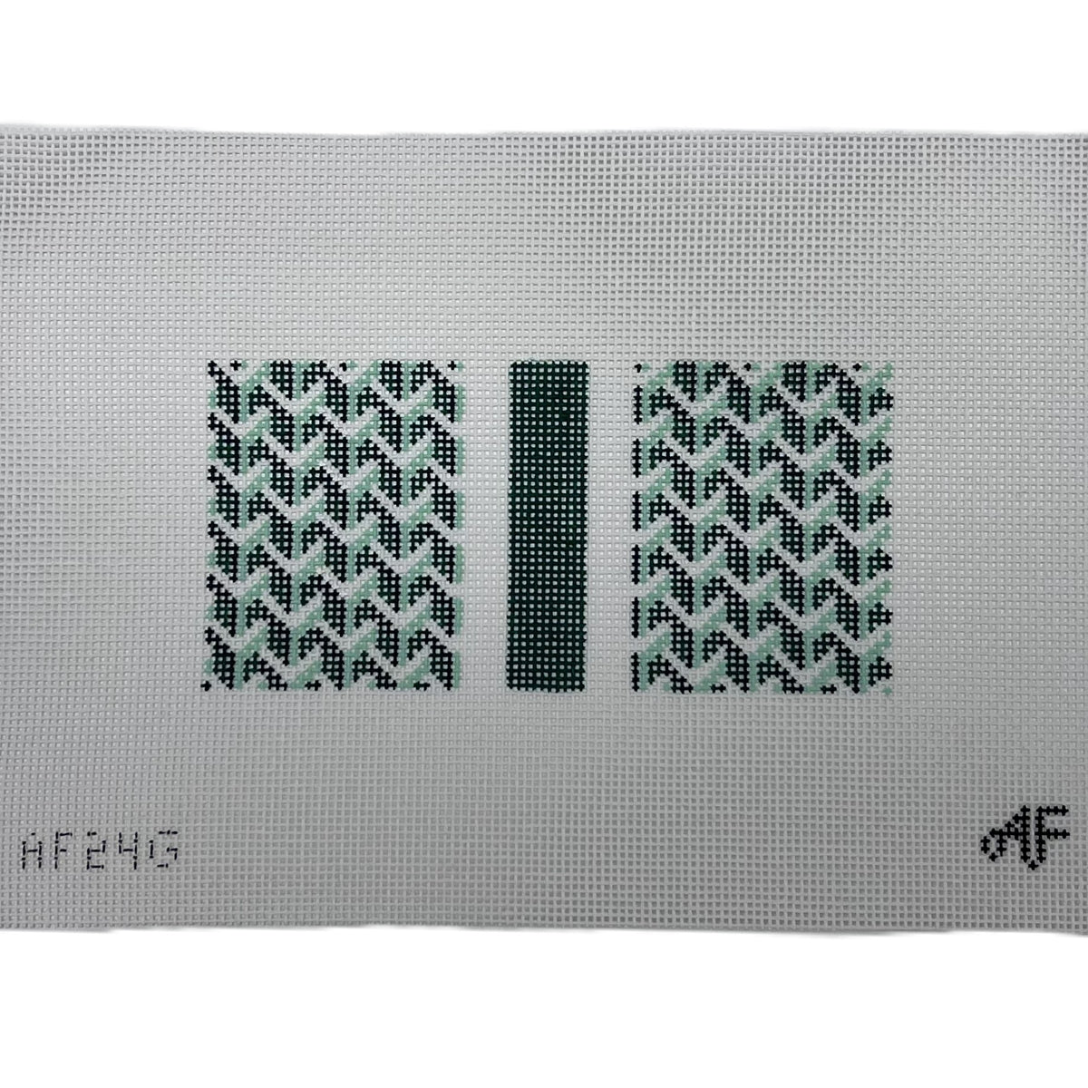 Y Pattern Clutch 14ct, Green