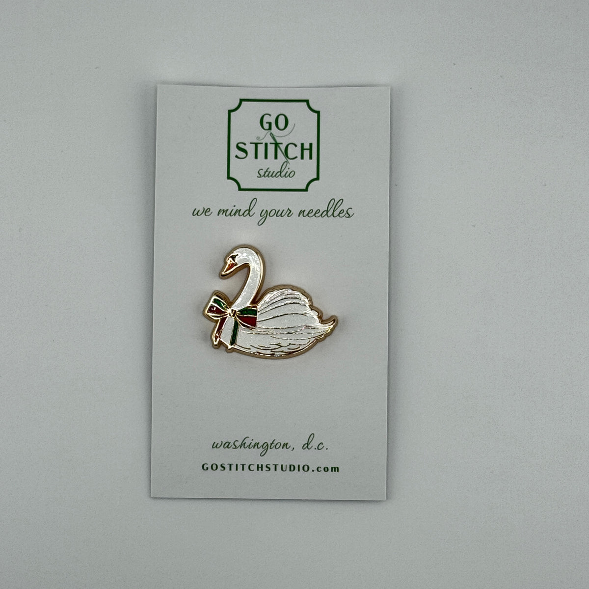 Holiday Swan Needle Minder