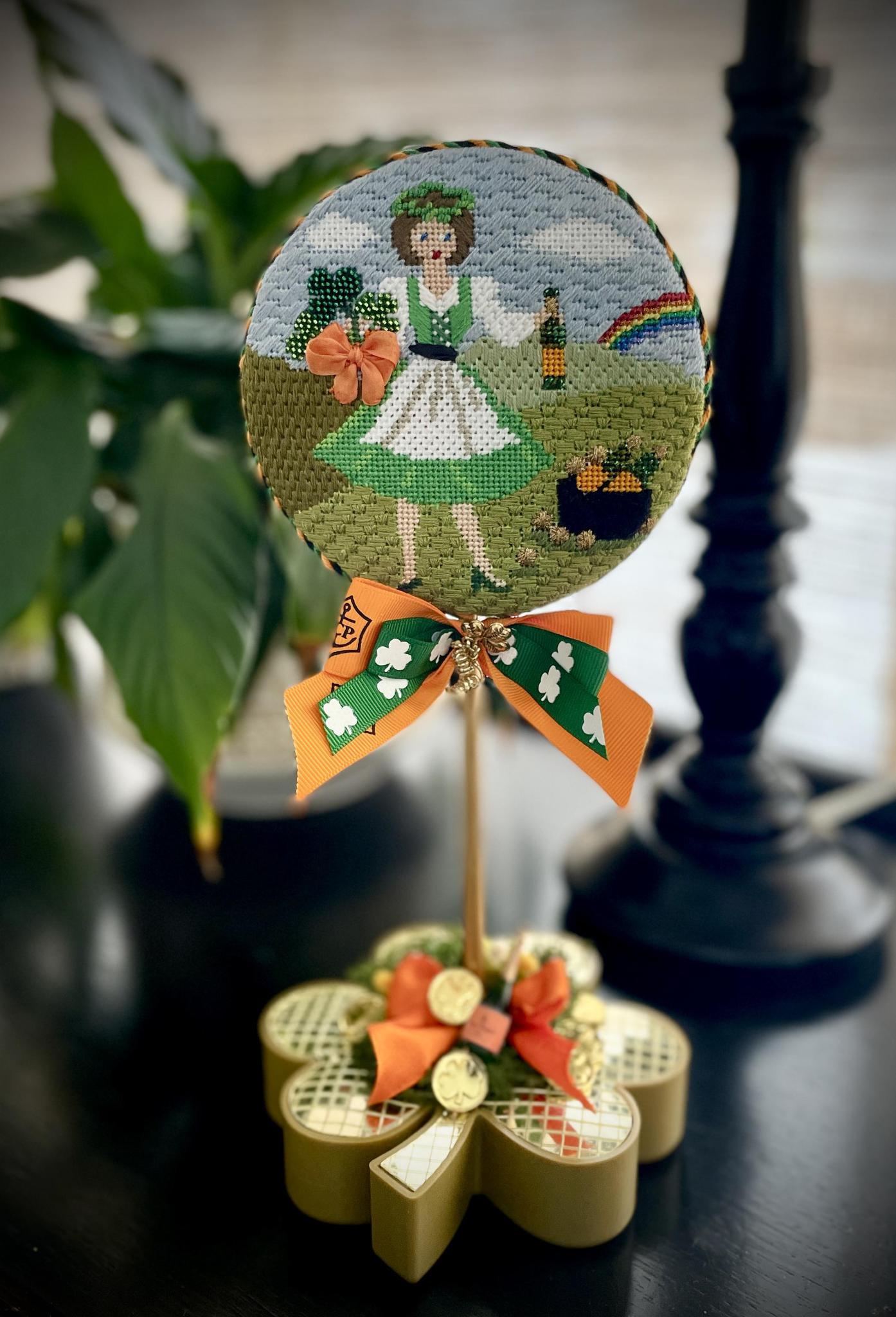 Betty Loves St. Patricks Day (by The Gingham Stitchery) KDS-58