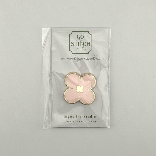 Clover Pink Needle Minder