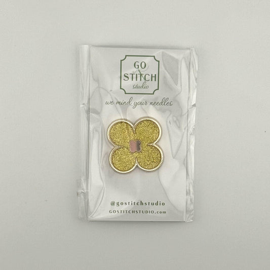 Clover Gold Glitter Needle Minder