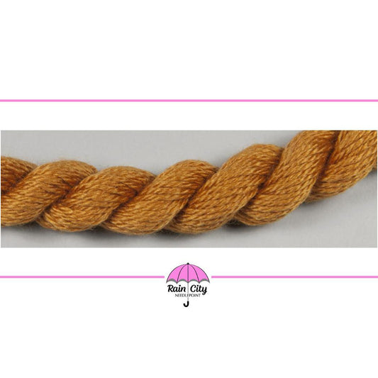 203 Giraffe | Silk & Ivory