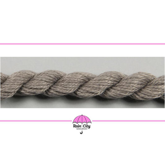 026 Mudstone | Silk & Ivory