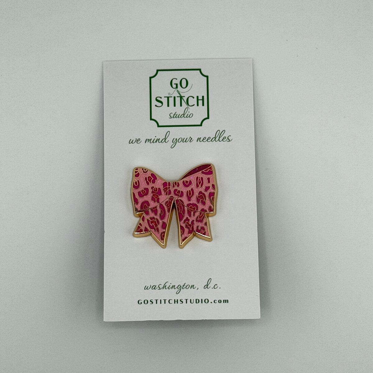 Pink Leopard Print Bow Needle Minder