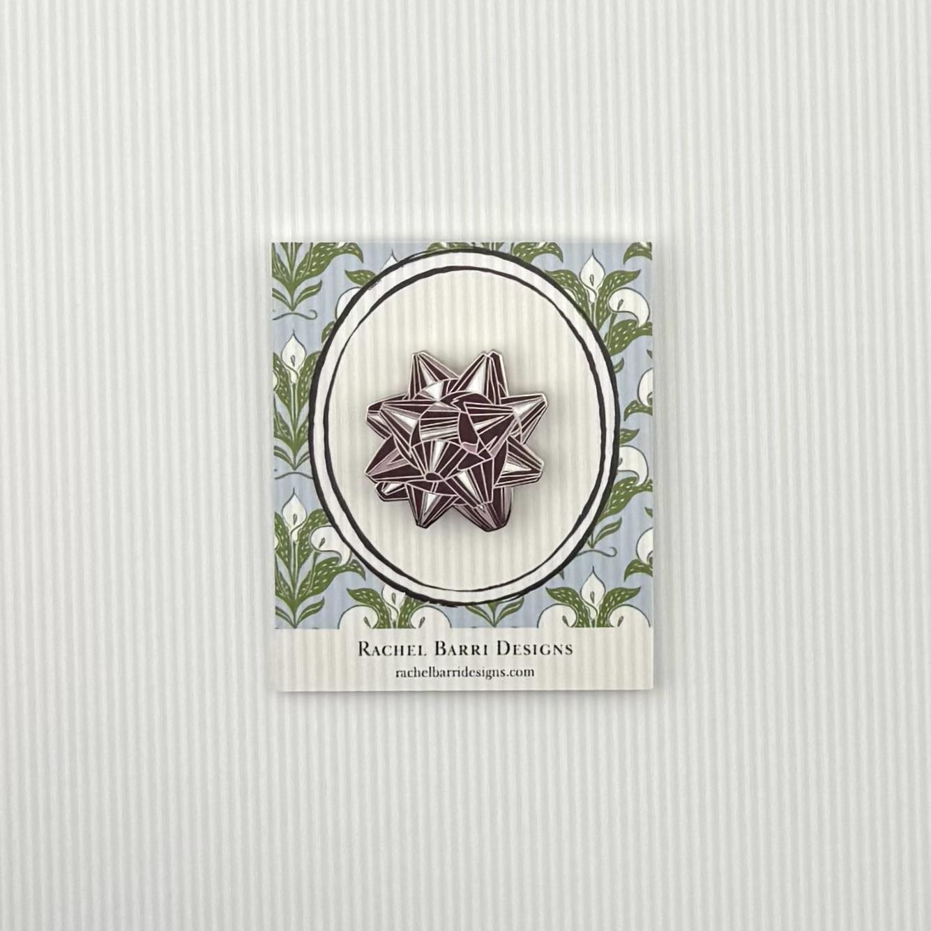 Gift Bow needle minder