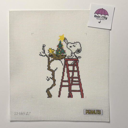 PEANUTS Christmas - Snoopy Decorating Woodstock's Tree (by Officially Needlepoint)